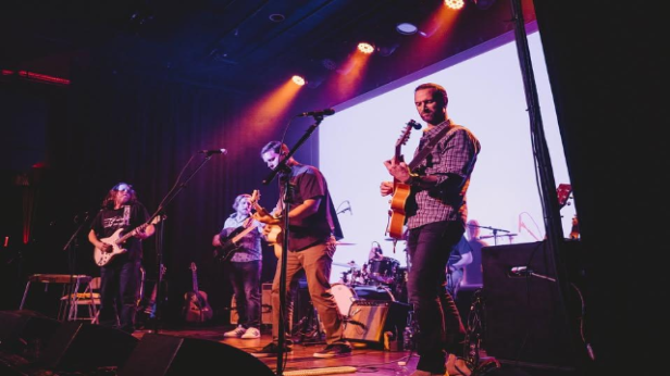 CARRY ON - A Tribute to CROSBY STILLS NASH & YOUNG