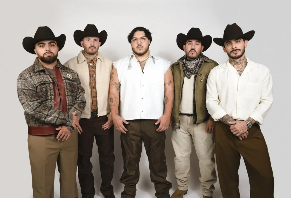 Grupo Frontera - Triste Pero Bien C*bron Tour