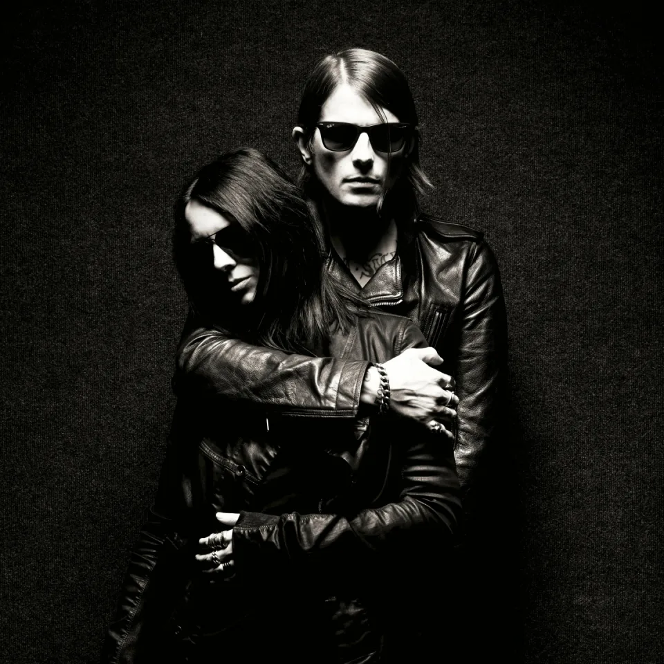 Cold Cave performing CREMATIONS