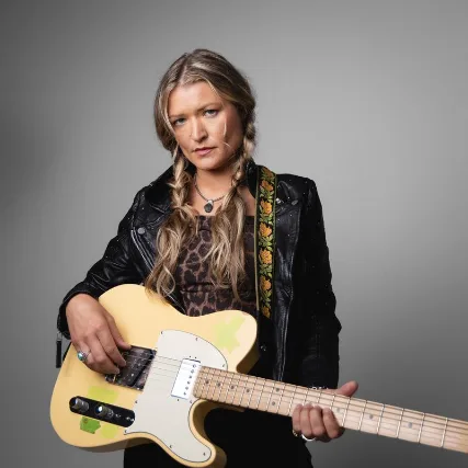 Sophie Gault w/ Jeff Taylor and Kelly McCafferty