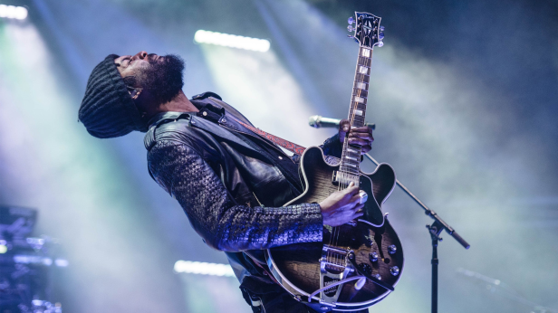 Gary Clark Jr. (18+)