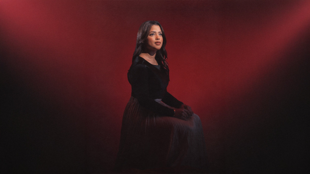 AVERLY MORILLO: LEÑA NUEVA TOUR
