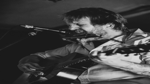 Leo Moon Performs Beck's "Sea Change" and Wilclone