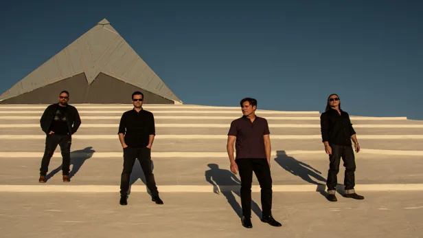 Artist Friendly | Jim Adkins of Jimmy Eat World