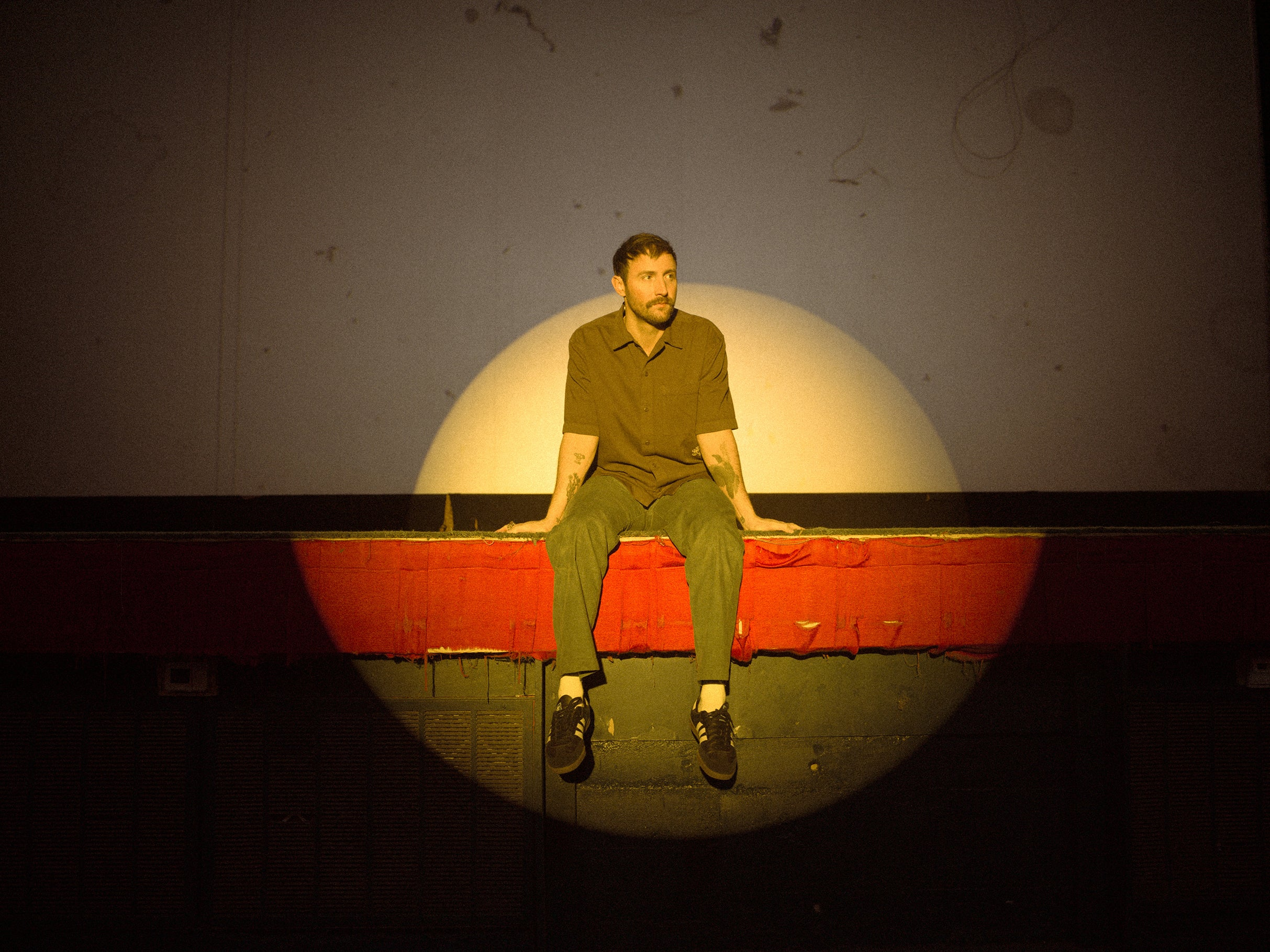 Ruston Kelly – Pale, Through the Window Tour with special guest verygently