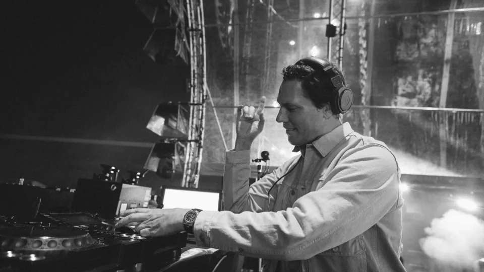 Tiesto (21+ Event)