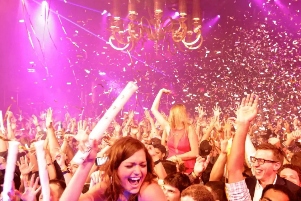 Las Vegas Nightclub Tour by Party Bus