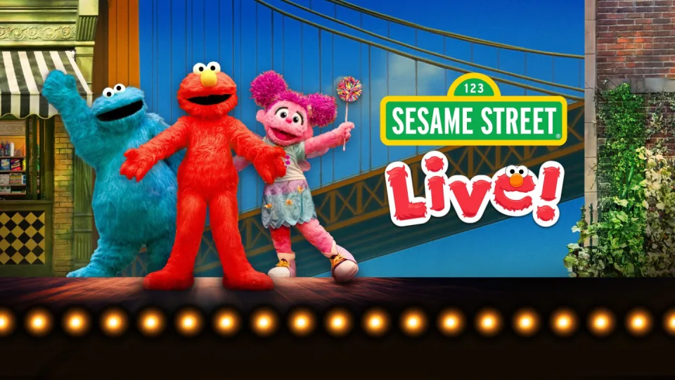 ELMOS GOT THE MOVES PHOTO EXPERIENCE