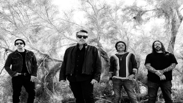 JOHN GARCIA, former vocalist of KYUSS, playing all his classics with Telekinetic Yeti & Guest