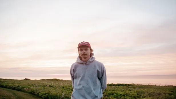 Jaguar Sun, Kurt Travis, The Marrying Type