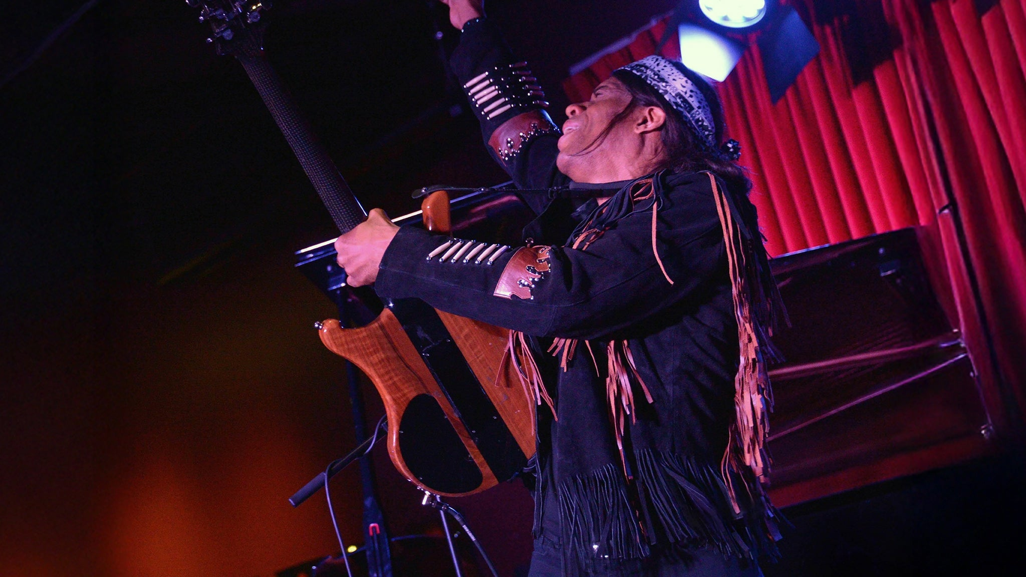 Stanley Jordan Plays Jimi