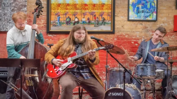 Space’s Summer Patio Series: The Steps Trio