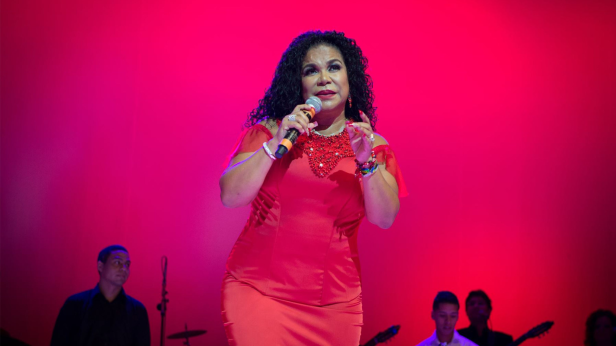 Eva Ayllon with special guest Daniela Darcourt
