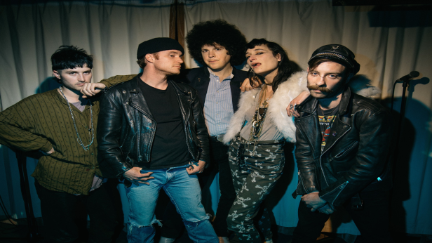 Black Lips, Scam Likely