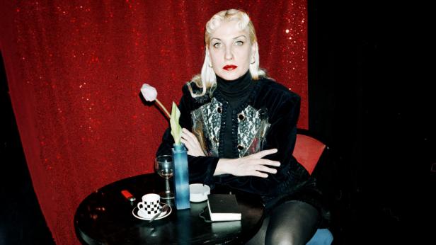 Molly Nilsson with Amery