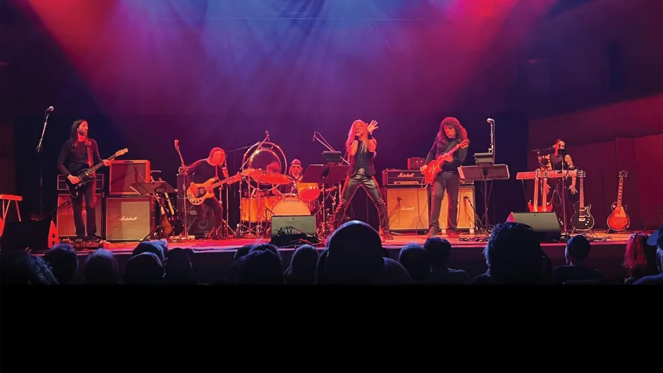 Classic Albums Live performs Pink Floyd Dark Side of the Moon