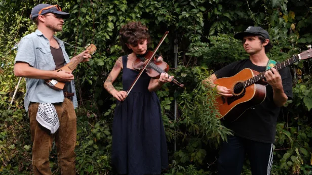 Happy Hour w/ Ditch Tea Steepers at Woodlands Tavern